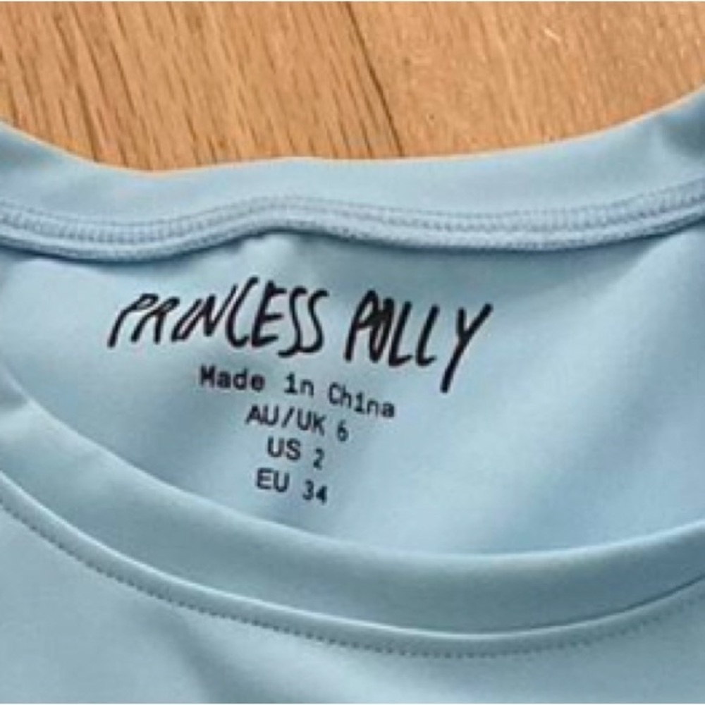 Princess Polly crop top - Picture 2 of 3